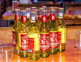 啤酒免费喝！连续一个月！厦门这家网红小酒馆，来了就想high到凌晨！